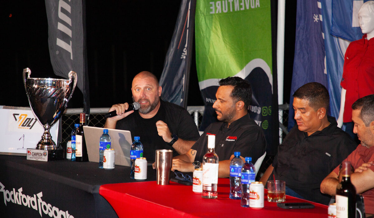 Conferencia de prensa diablo Spinning club